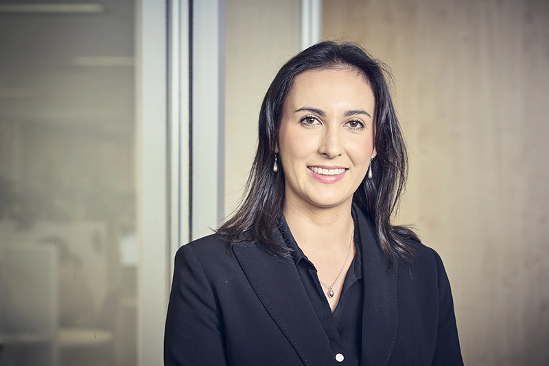 Lauren Gerondakis, Associate
